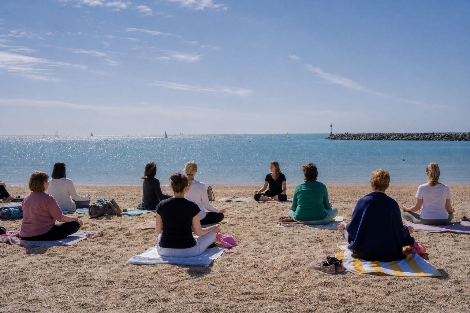 Séances de sophrologie en plein air sur la plage de Bernières-sur-Mer